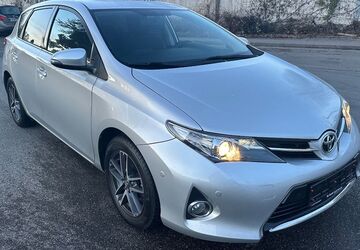 Toyota Auris 137.000 km 8.999 &euro; Möglingen/Ludwigsburg 71696