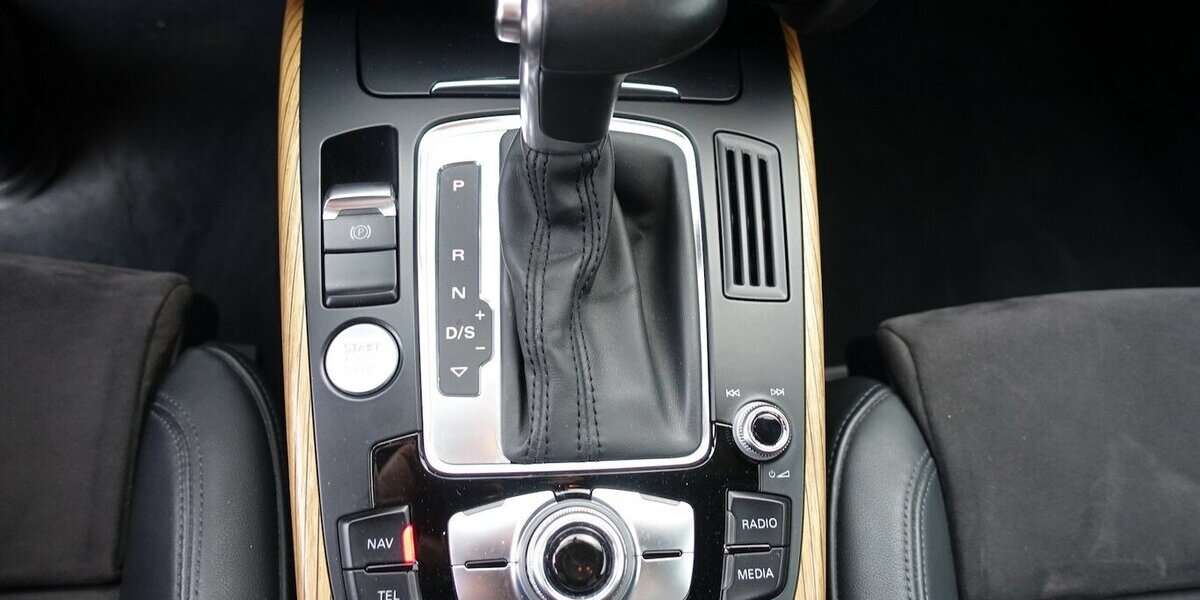 Audi A5 3.0 TDI quattro Bi-Xenon Standh. PDC Kamera S-L 146.000 km 17.950 &euro; Neumarkt/OPf 92318