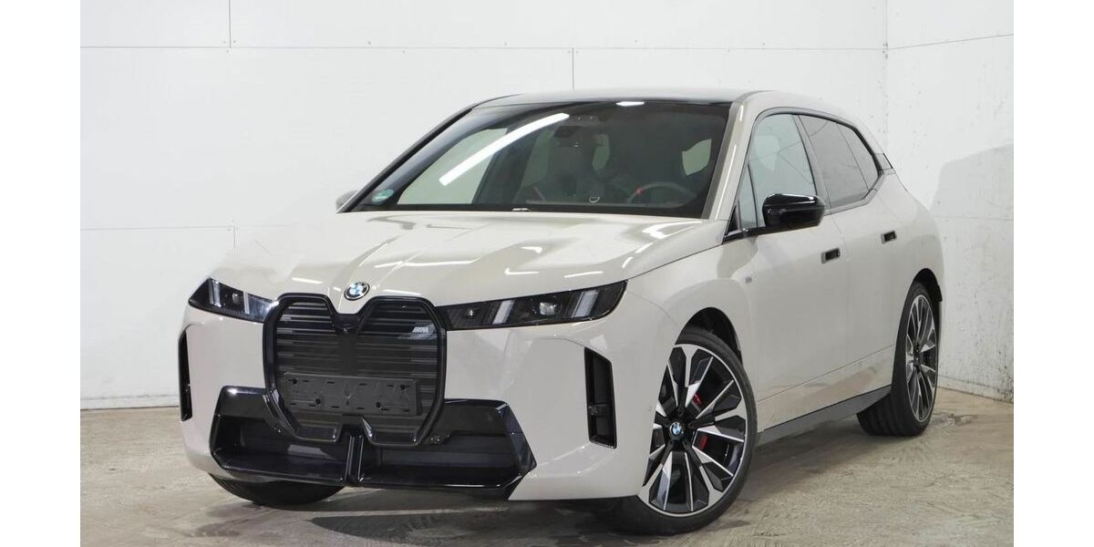 BMW iX 2.400 km 99.890 &euro; Emden 26723