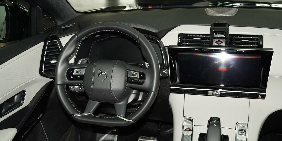 DS Automobiles DS7 Crossback 130 Blue Hdi EAT Opera DS IRIS 39.100 km 31.330 &euro; Lich 35423