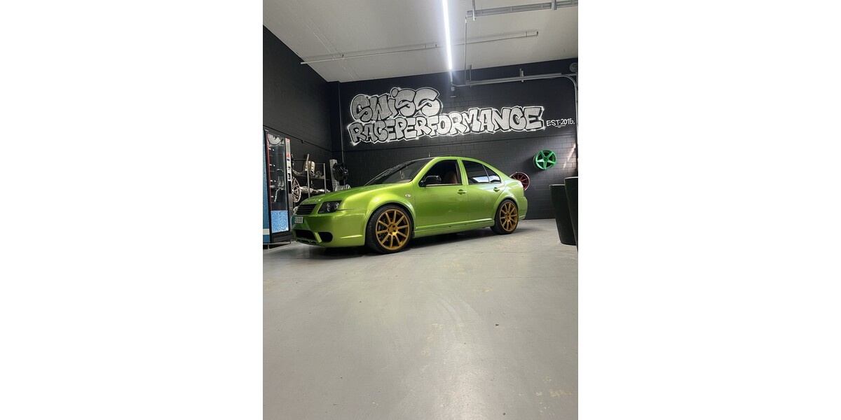 VW Bora 177.000 km 8.000 &euro; Engi 