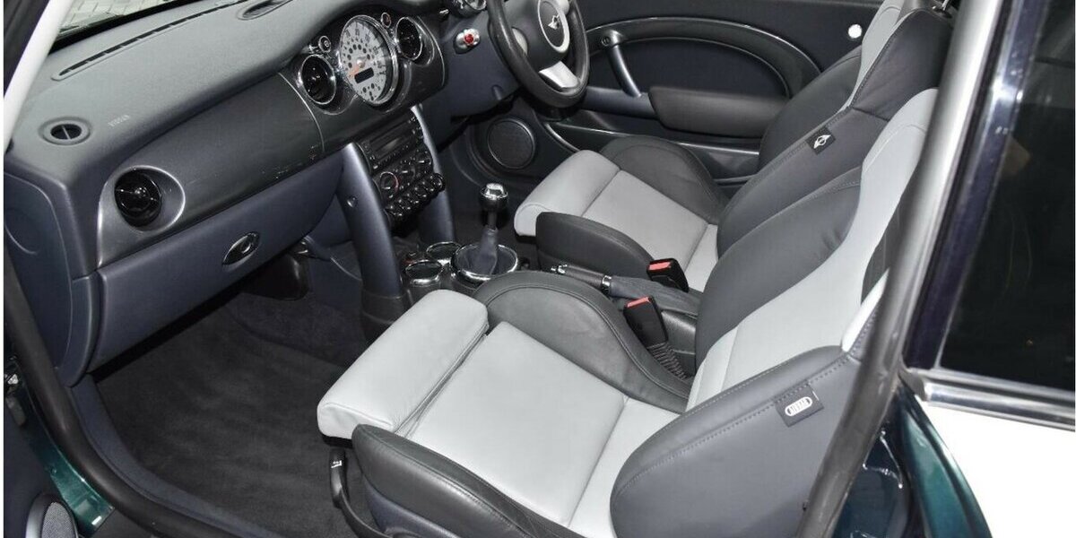 Mini Cooper S UnionJack foliert dt. Zulassung MwSt. !!! 104.177 km 7.999 &euro; Hamburg 22339