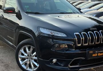 Jeep Cherokee 211.000 km 8.990 &euro; Berlin 13127