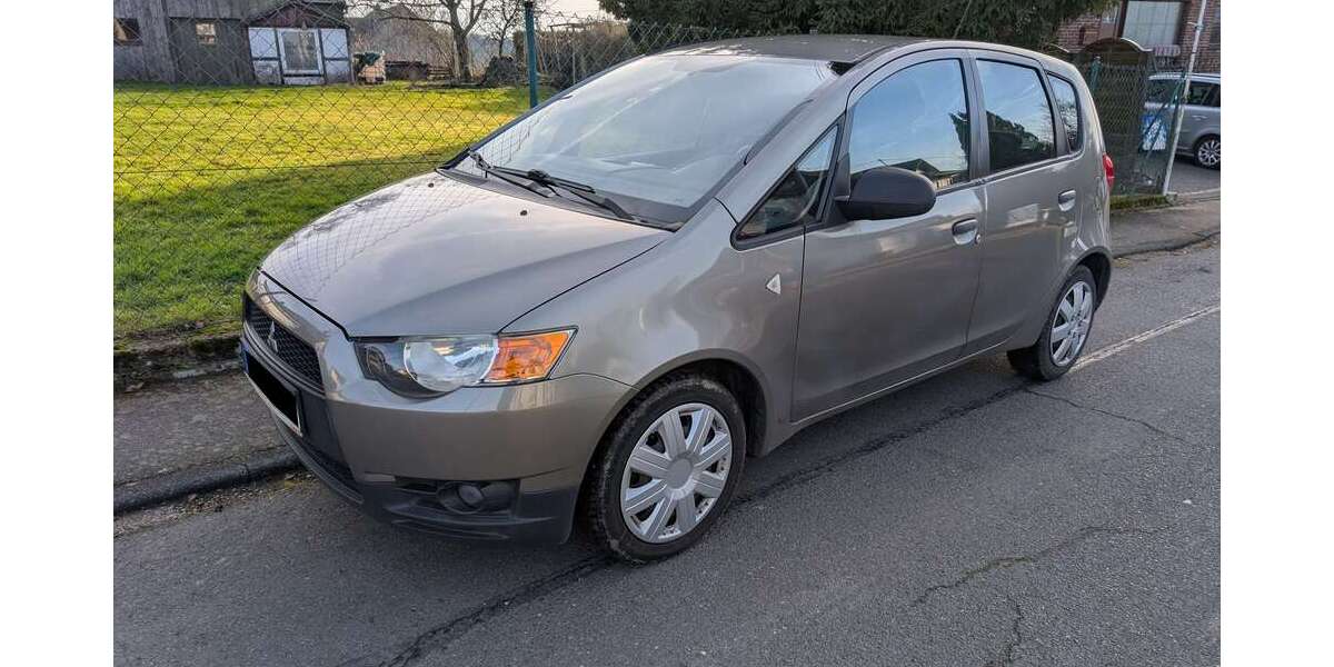 Mitsubishi Colt 215.213 km 1.200 &euro; Asbach 53567