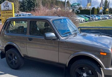 Lada Taiga 5.065 km 17.995 &euro; Neuensalz - Mechelgrün 08541