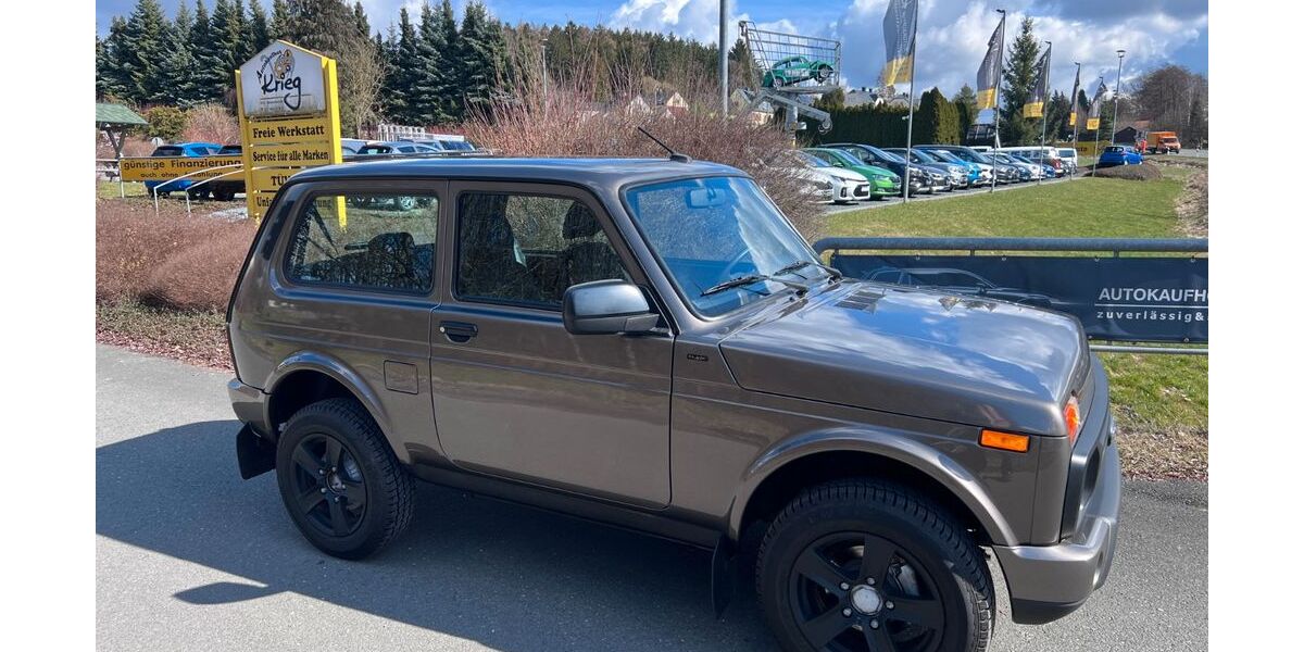 Lada Taiga 5.065 km 17.995 &euro; Neuensalz - Mechelgrün 08541