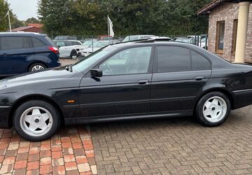 BMW 523 216.000 km 5.650 &euro; Versmold 33775