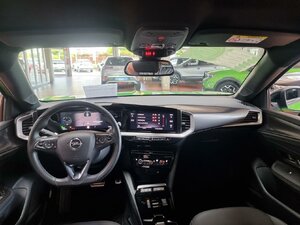 Opel Mokka-e e Ultimate Winterp. Navi Pro Dach schw. Un 14.071 km 22.980 &euro; HAAN 42781