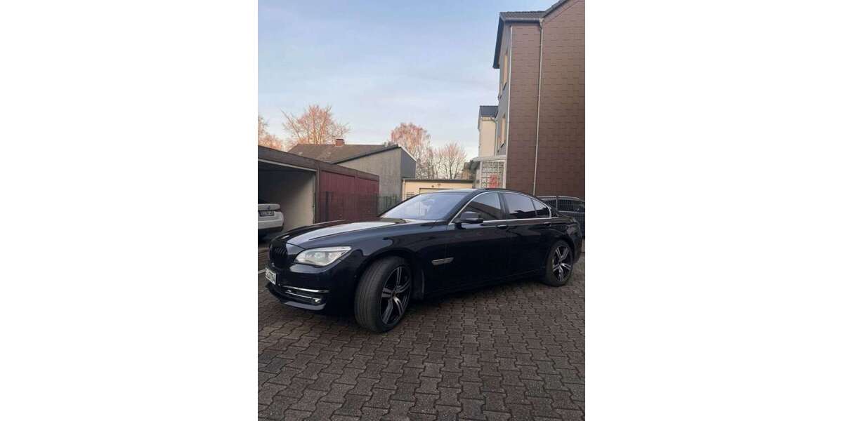 BMW 740 250.000 km 16.900 &euro; Gelsenkirchen 45886