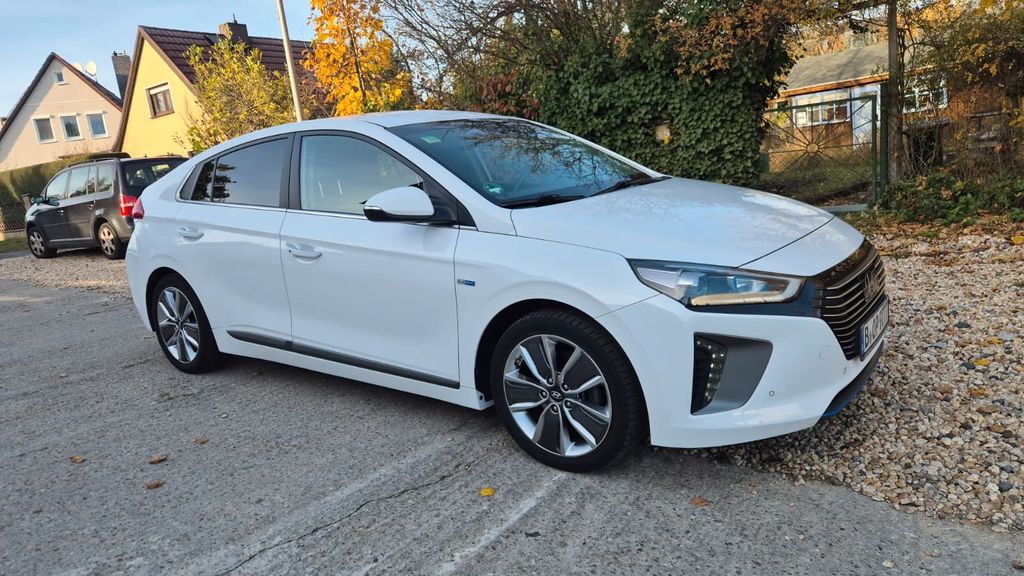 Hyundai IONIQ 71.000 km 13.300 &euro; Berlin 13053