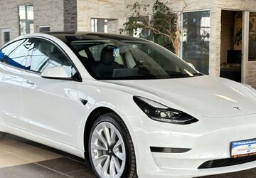 Tesla Model 3 52.165 km 25.500 &euro; Eitorf 53783