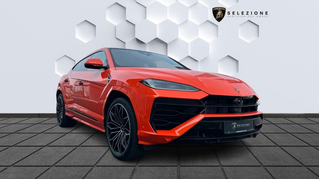 Lamborghini Urus 1.250 km 332.750 &euro; Ořech 