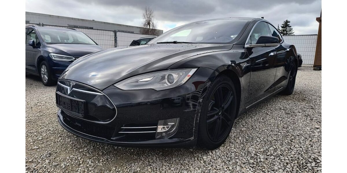 Tesla Model S 179.000 km 19.499 &euro; Fürth 90765