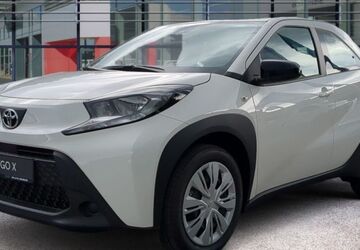 Toyota Aygo (X) 3.412 km 16.985 &euro; Halstenbek 25469