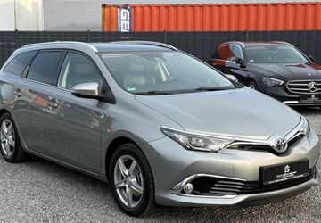 Toyota Auris 112.000 km 11.499 &euro; Sachsenheim 74343