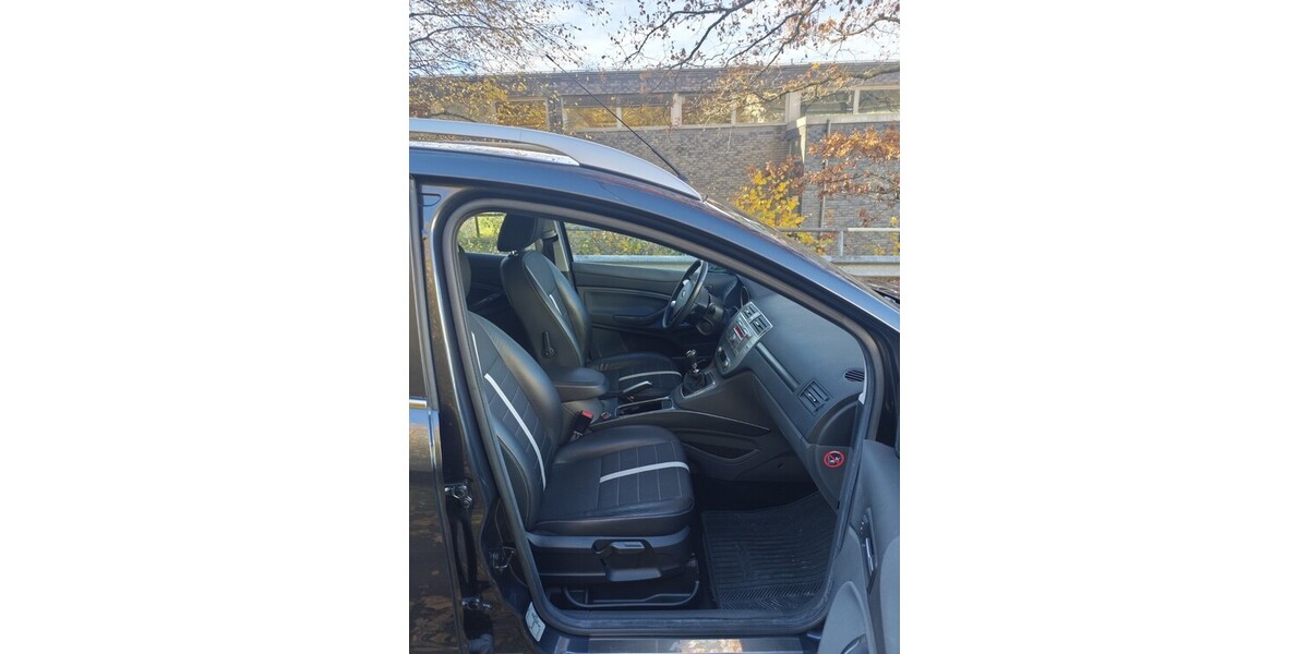 Ford Kuga 53.000 km 7.900 &euro; Trier 54290