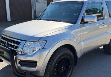Mitsubishi Pajero 15.000 km 36.999 &euro; Hohenlinden bei München 85664