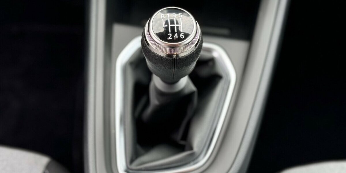 Mitsubishi Colt PLUS 1.0 T.B.KlimaA/Led/CarPlay/SitzH. 1.900 km 18.990 &euro; Donauwörth 86609