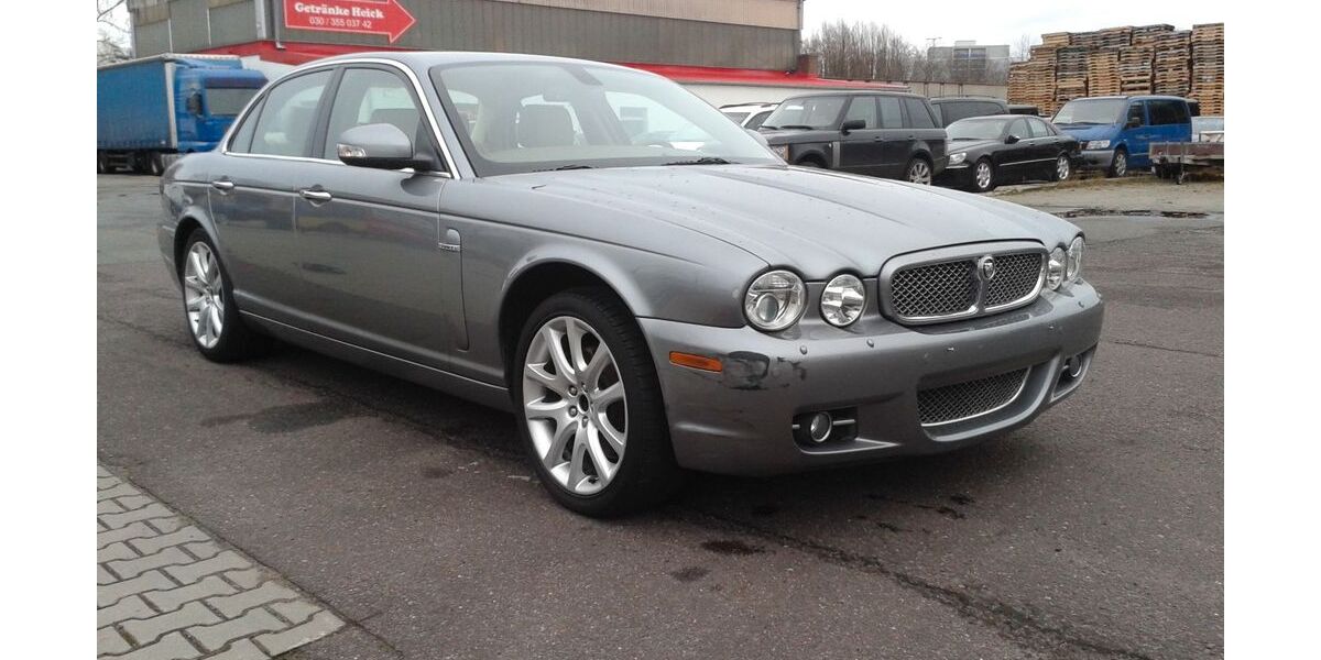Jaguar XJ 180.000 km 9.877 &euro; Berlin 13627
