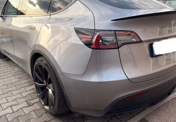 Tesla Model Y 20.630 km 44.200 &euro; Regensburg 93055