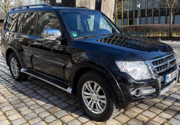 Mitsubishi Pajero 140.000 km 26.990 &euro; München 80805