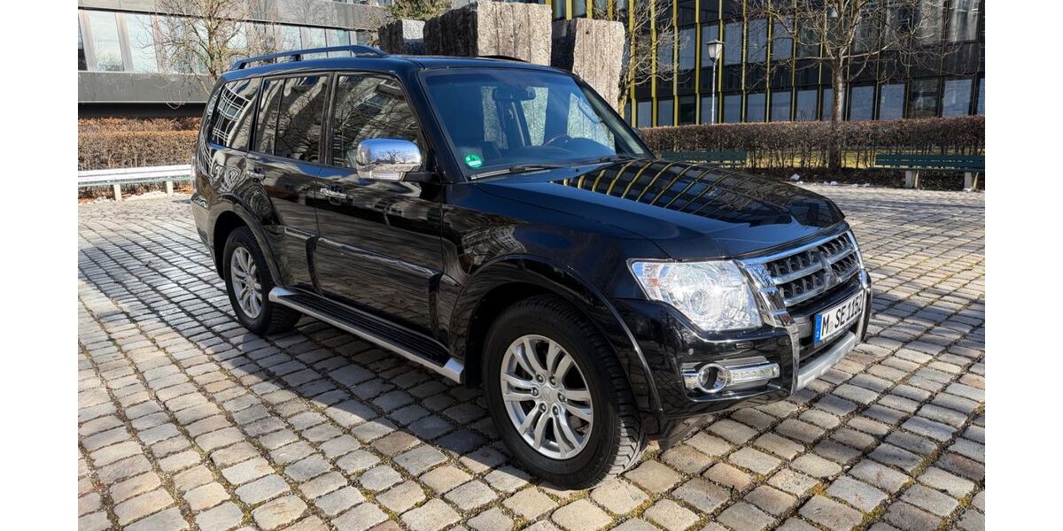 Mitsubishi Pajero 140.000 km 26.990 &euro; München 80805