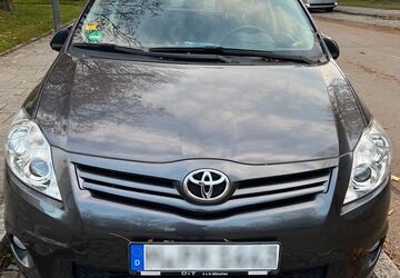 Toyota Auris 51.000 km 8.100 &euro; München 81369