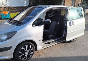Peugeot 1007 117.000 km 1.999 &euro; Euskirchen 53881