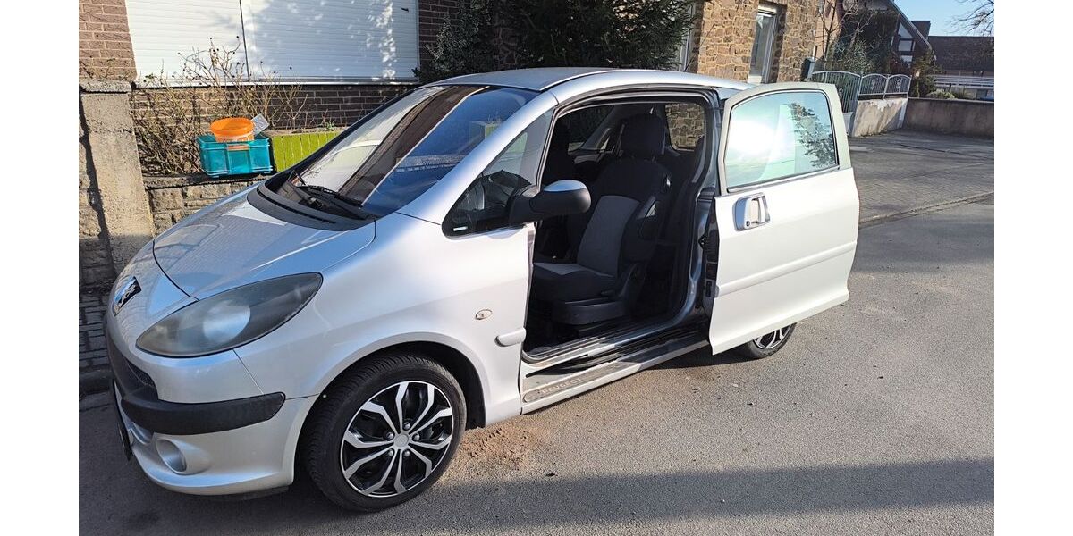 Peugeot 1007 117.000 km 1.999 &euro; Euskirchen 53881