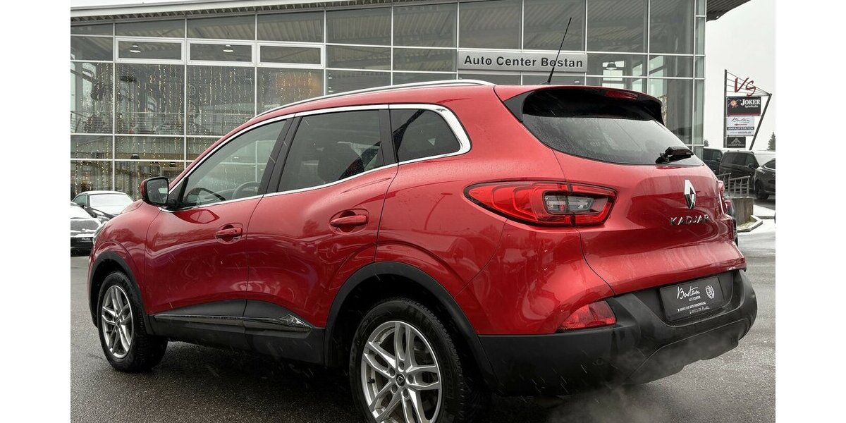 Renault Kadjar 1.2 Collection PANORAMA/NAVI/SHZ/PDC/GRA 71.999 km 13.900 &euro; Villingen-Schwenningen 78054