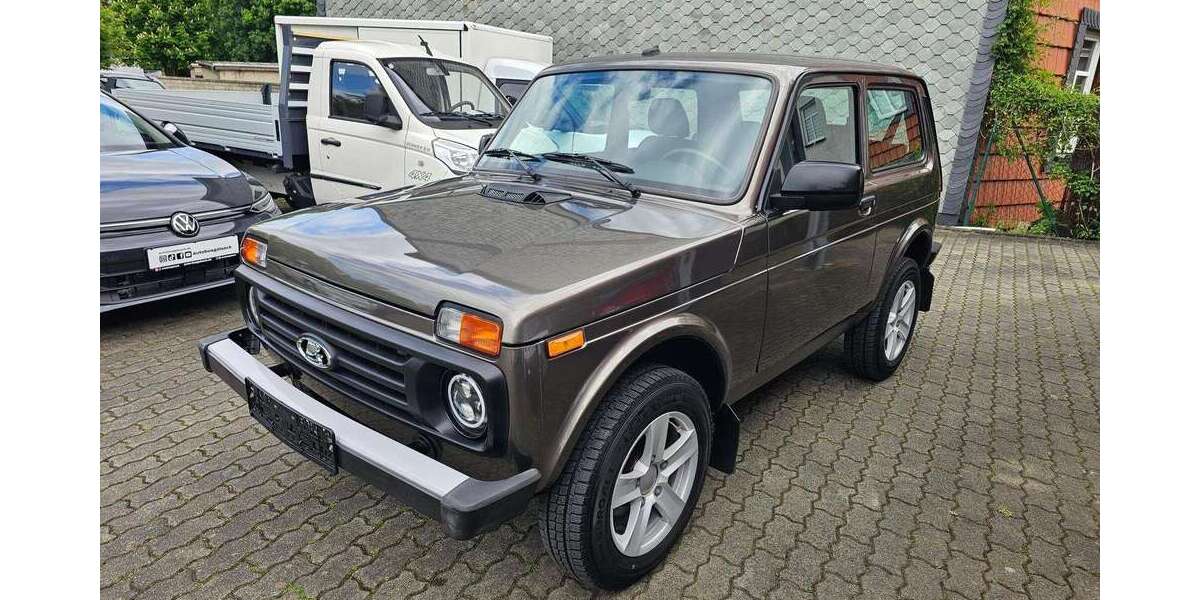 Lada Niva 32.850 km 18.745 &euro; Helgoland 27498