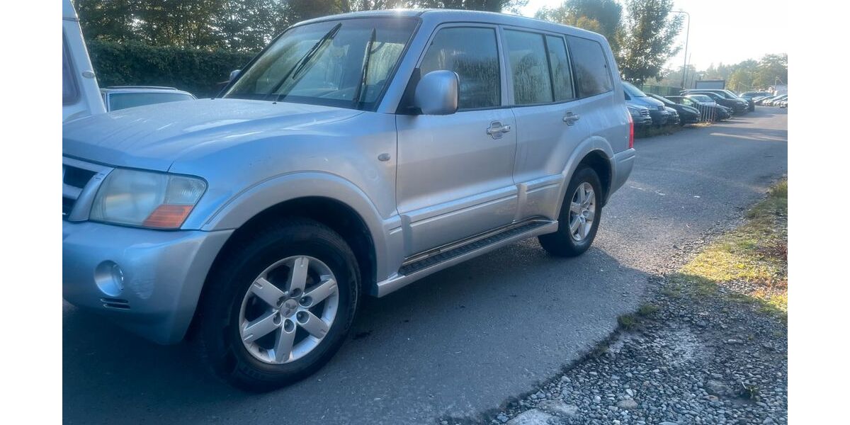 Mitsubishi Pajero 340.000 km 5.900 &euro; Frankfurt am Main 60486