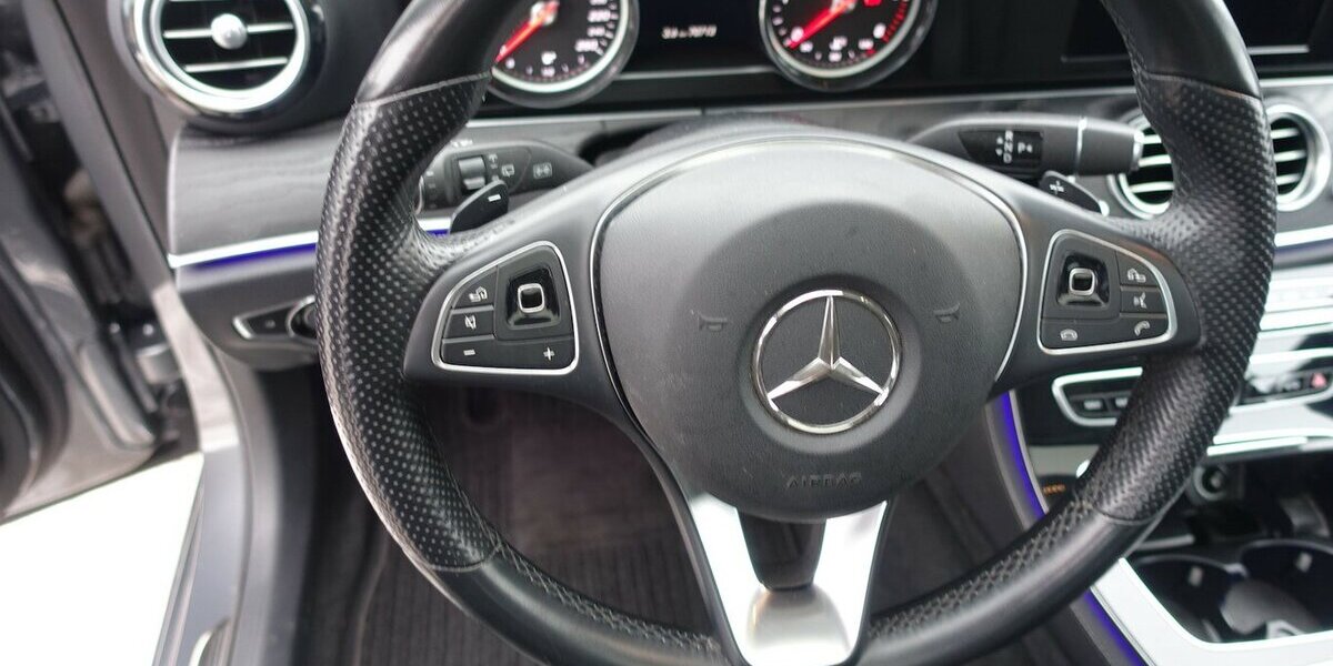 Mercedes-Benz E 220 d 4Matic Avantgarde Leder AHK eGHSD 8x Alu 71.000 km 25.950 &euro; Neumarkt/OPf 92318