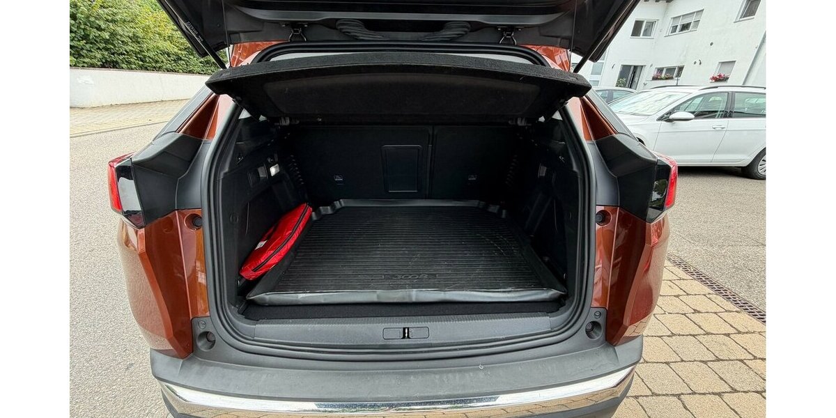 Peugeot 3008 Active 1. Hand 157.000 km 9.490 &euro; Neckarsulm 74172