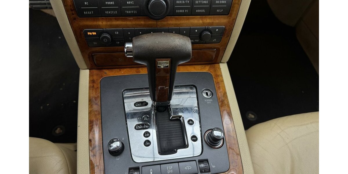 VW Phaeton 3.2 V6 FULL Leder Xenon Luftfederung 265.200 km 2.320 &euro; Lich 35423