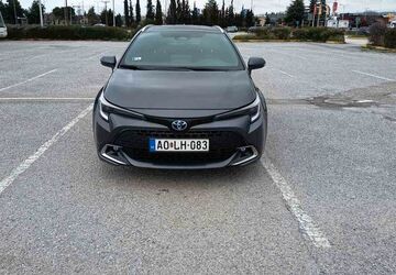 Toyota Corolla 47.000 km 19.000 &euro; Budapest 01106