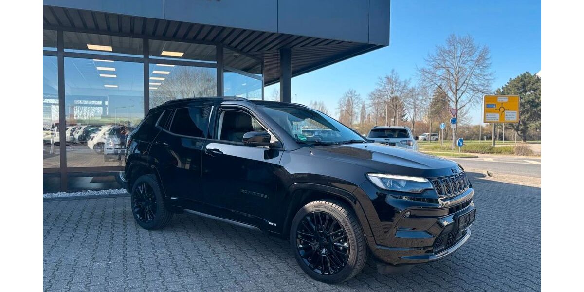 Jeep Compass 31.894 km 32.990 &euro; Jülich 52428