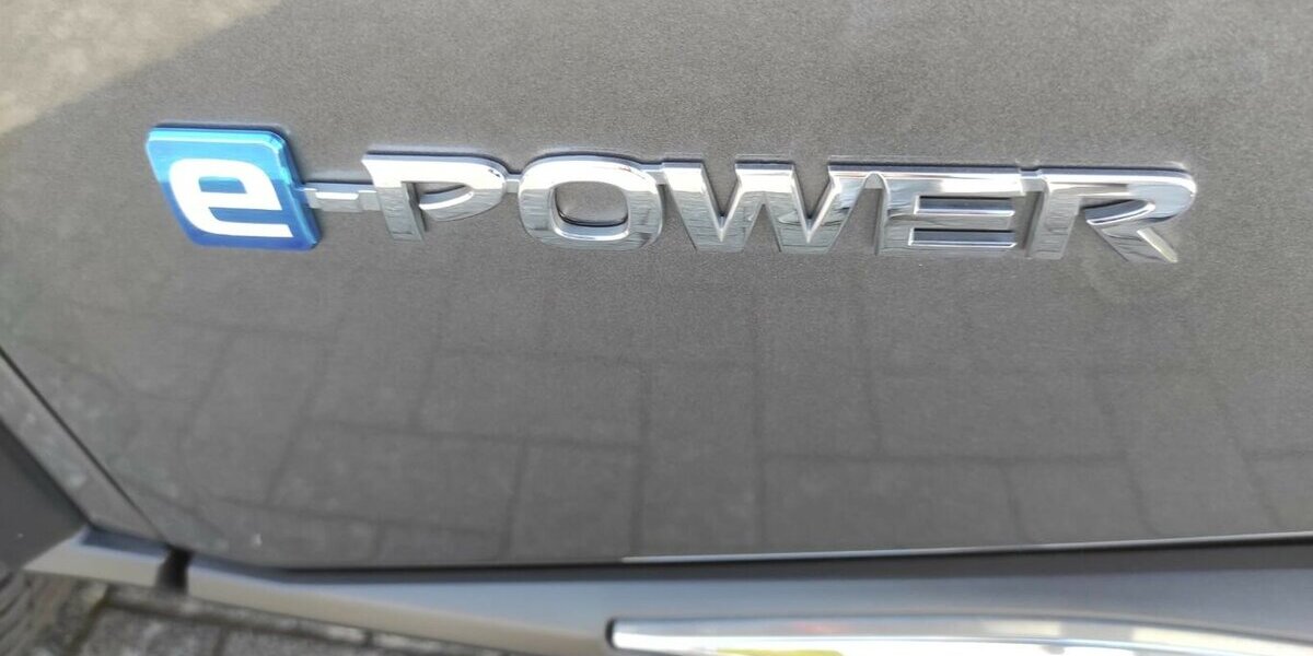 Nissan X-Trail e-Power e-4orce Tekna 4x4 35.698 km 33.000 &euro; Höchstenbach 57629