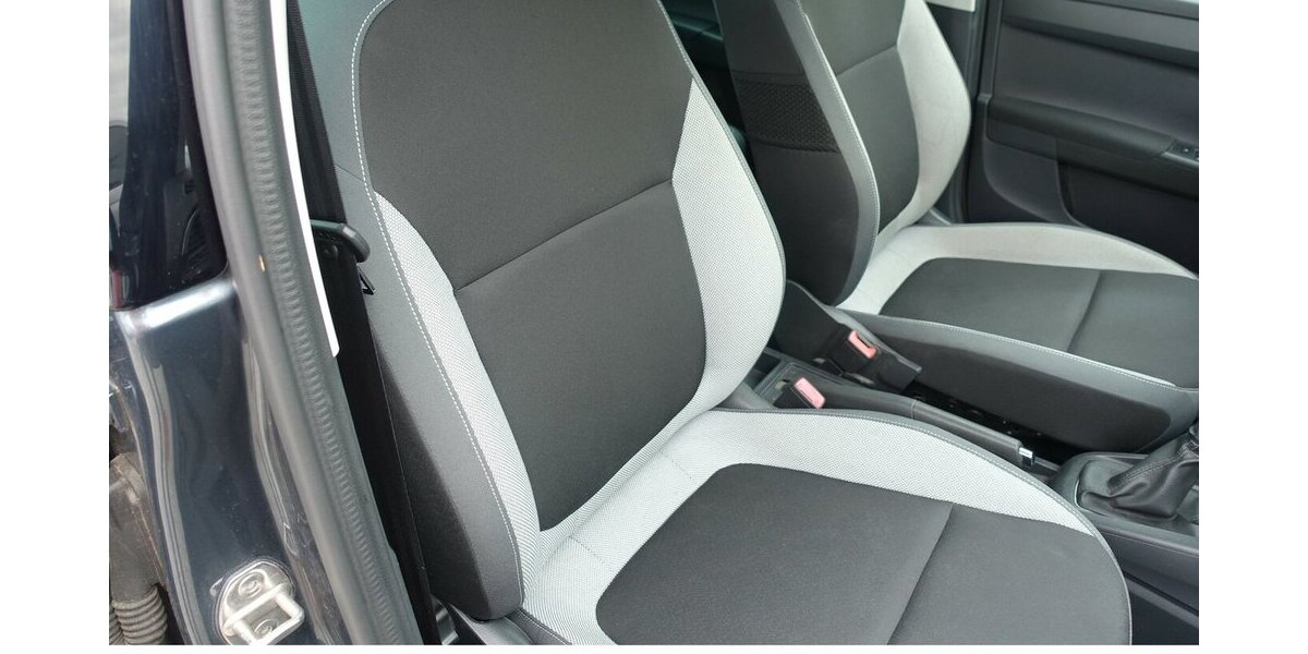 Skoda Fabia Ambition Klimatronik PDC Sitzheizung 120.800 km 6.950 &euro; Neumarkt/OPf 92318