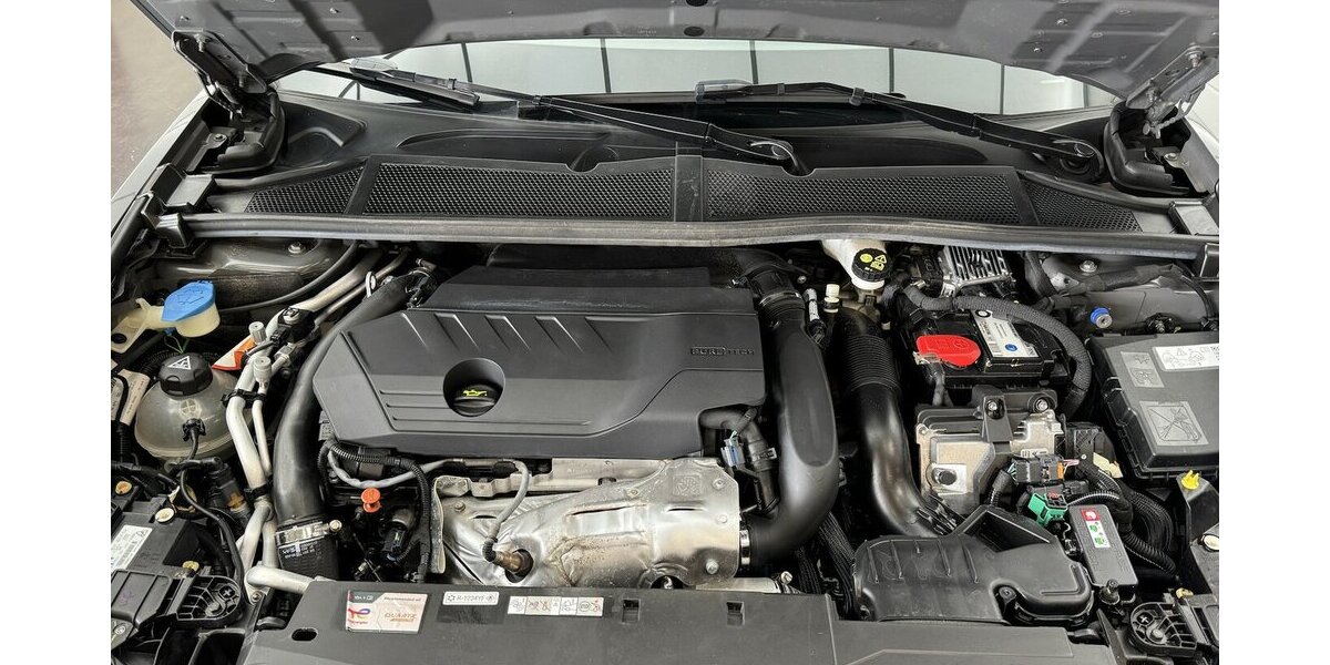Peugeot 408 GT 225 Plug in Hybrid 360° Cam FULL LED 53.882 km 25.740 &euro; Lich 35423