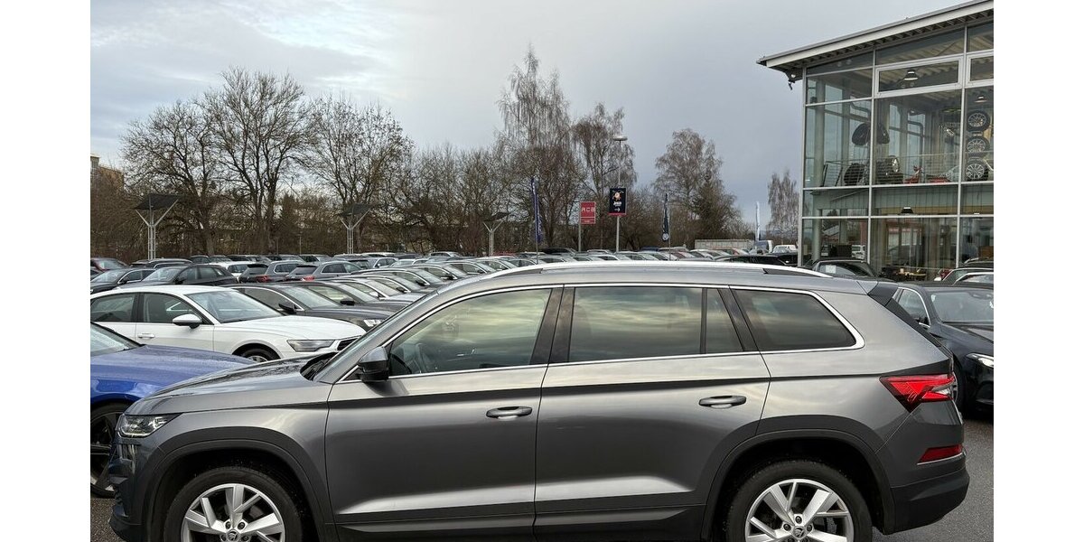 Skoda Kodiaq 1.5 TSI STYLE V+C/DSG/KAMERA/NAVI/DAB/AHK 131.783 km 23.800 &euro; Villingen-Schwenningen 78054