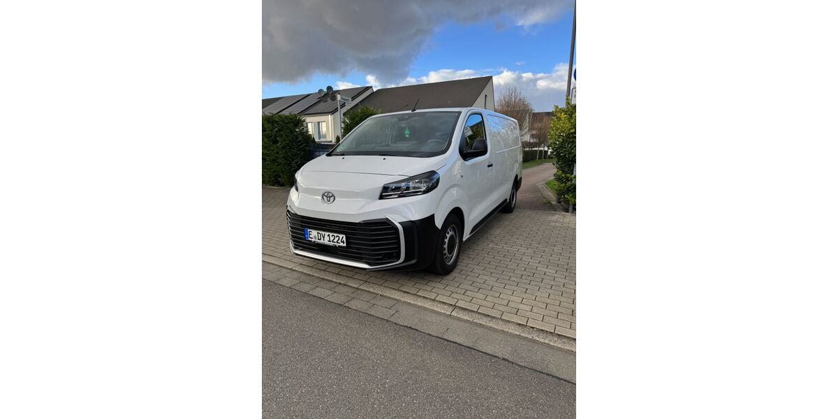 Toyota Proace (Verso) 12.098 km 29.999 &euro; Essen 45143