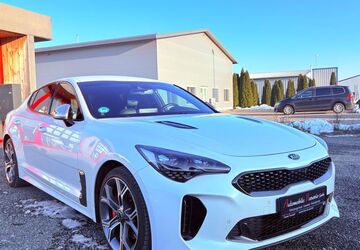 Kia Stinger 100.000 km 29.999 &euro; Salz 97616