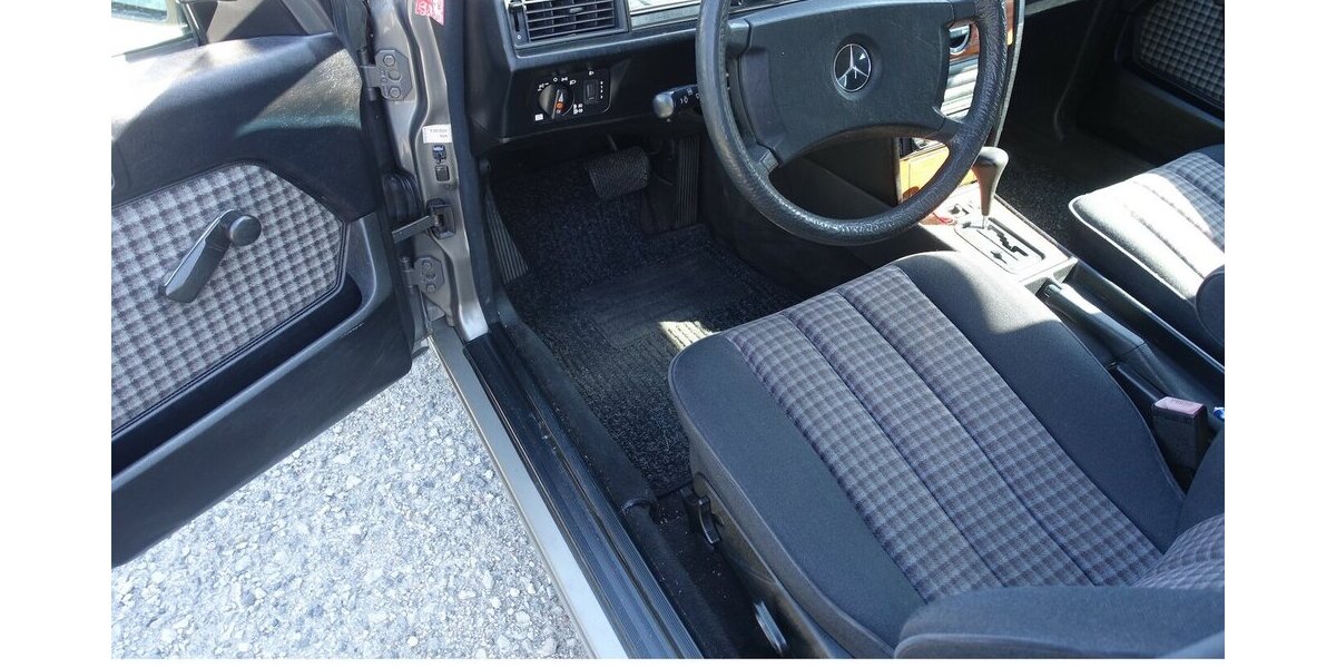 Mercedes-Benz 190 E 2.3 H-Kennz. Oldtimer eSHSD Verschl-t. neu g 212.900 km 7.950 &euro; Neumarkt/OPf 92318