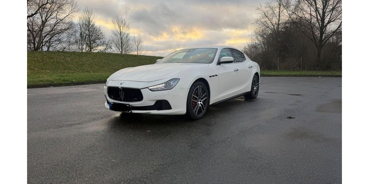 Maserati Ghibli 162.000 km 18.400 &euro; Hamburg 21109