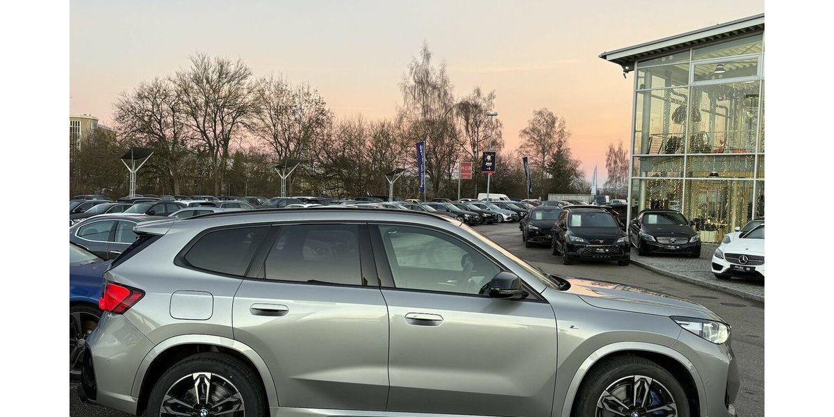 BMW X1 M35i xDrive KEYLE./KAMERA/HARMAN/NAVI/DAB/LED 1.763 km 48.900 &euro; Villingen-Schwenningen 78054