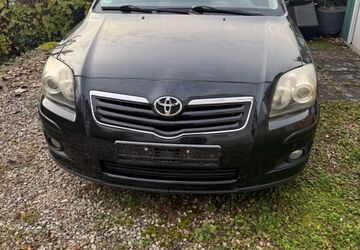 Toyota Avensis 194.700 km 2.700 &euro; Esslingen 73728