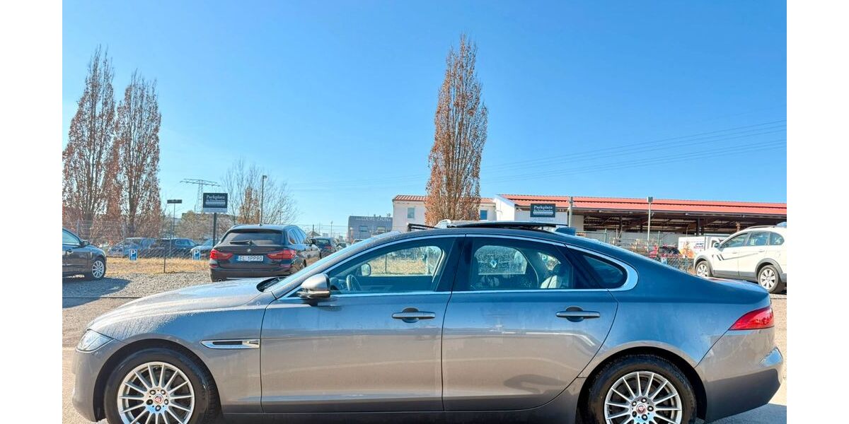 Jaguar XF 94.000 km 14.990 &euro; Blankenfelde-Mahlow 15831