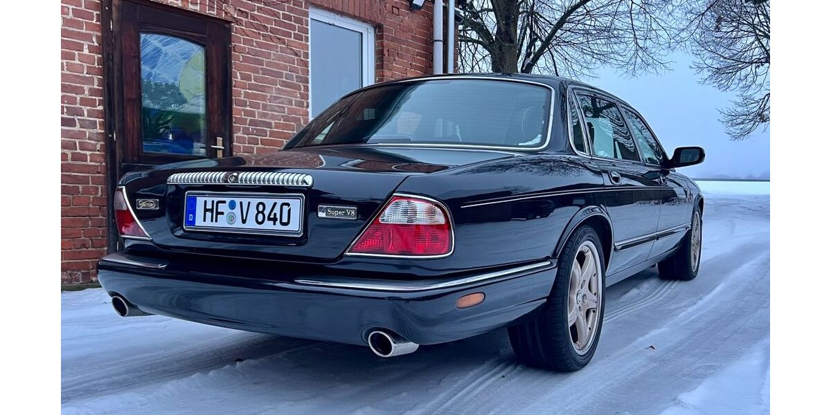 Jaguar Daimler 125.670 km 21.500 &euro; Löhne 32584