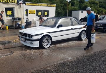 BMW 323 180.000 km 7.700 &euro; Aachen 52070